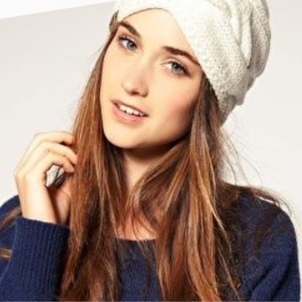 UGG cable Knit Beanie